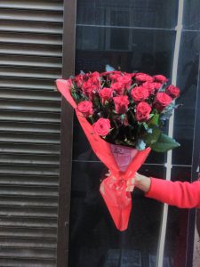 букет красных роз на юбилей в Одессе фото
