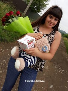 розы, мишка и конфеты в Одессе фото