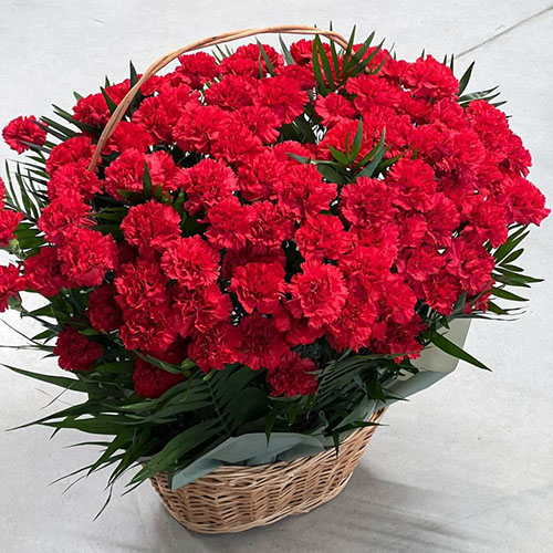 Фото товара 100 гвоздик в корзине в Одессе